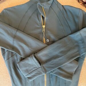 Lululemon Define Cropped Jacket Nulu Dark Forest Green / Gold Trim Sz 2 Like NEW